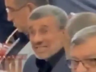 Mossad ile görüştüğü öne sürülen Ahmedinejad, Hamaney'i anma törenine katıldı