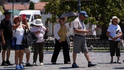 Ülke genelinde rekor sıcaklık değerleri etkili oluyor: Bazı illerde yağmur devam ediyor