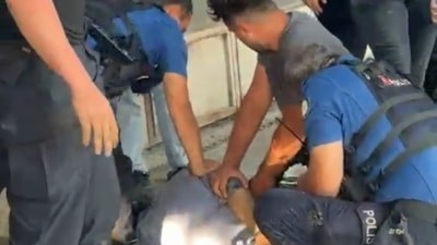 Bursa'da akli dengesi yerinde olmayan şahıstan 500 bin TL çıktı
