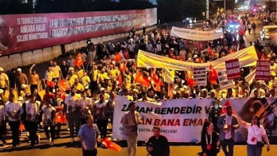 Türkiye tek yürek oldu: 15 Temmuz'un 10. yılında meydanlar doldu