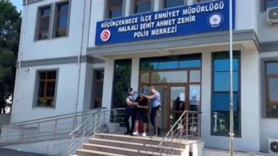 İstanbul'da sahte altınla dolandırıcılık yapan şüpheliler suçüstü yakalandı
