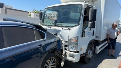 Antalya'da 3 araçlı zincirleme kaza: 2 yaralı