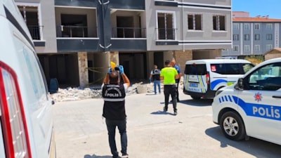 Aksaray'da inşaatta merdivenlerden düşen işçi yaşamını yitirdi