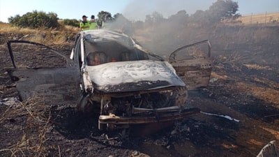 Balıkesir'de devrilen otomobil alev aldı: 4 yaralı