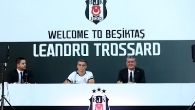 Beşiktaş, yeni transferi Leandro Trossard için imza töreni düzenledi