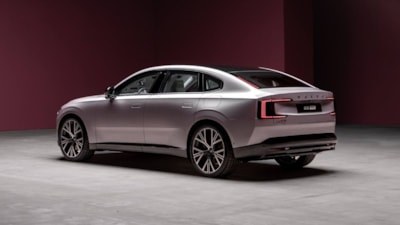 Volvo'dan kritik karar: Sedan ve station wagon gövde tipleri geri geliyor