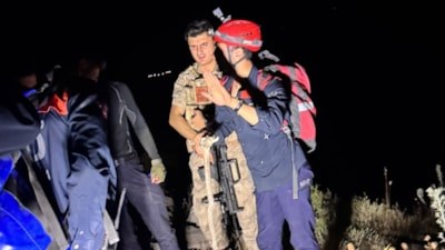 Şırnak'ta kayalıklarda mahsur kalan 2 mühendis kurtarıldı