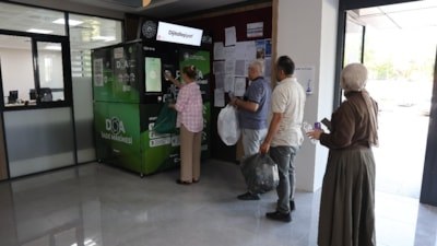 Elazığ'da depozito iade cihazlarına vatandaşlardan yoğun ilgi