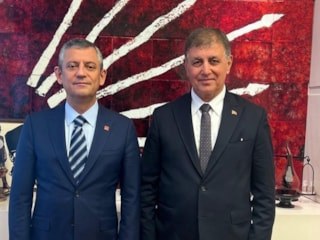 Özgür Özel bu kez Cemil Tugay'a küfretti