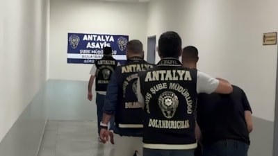 Antalya'da kuyumculara sahte altın diş satan şüphelilere, polisten 'gülen yüz' operasyonu