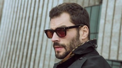 Akın Akınözü'nün yeni dizi hazırlığı! İmaj değiştirdi