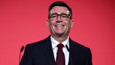 İngiltere yeni başbakanını bekliyor: Andy Burnham İşçi Partisi'nin başına geçti
