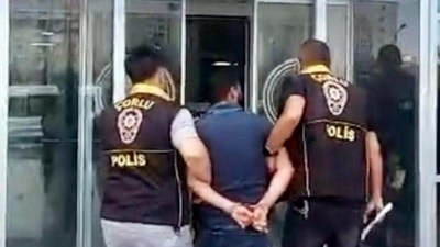 Tekirdağ'da yüksekten düştüğü düşünülen kadını kocasının keserle yaraladığı ortaya çıktı
