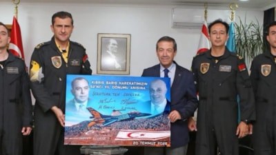 Tahsin Ertuğruloğlu, SOLOTÜRK pilotlarını ağırladı: Ercan’daki F-16’larla gurur duyuyoruz
