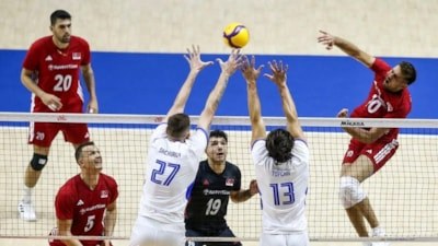 Filenin Efeleri, Ukrayna'yı karar setinde geçti