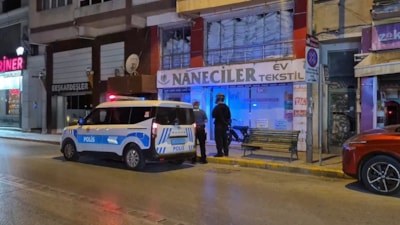 Eskişehir'de binanın camını kıran şüpheliyi esnaf yakaladı