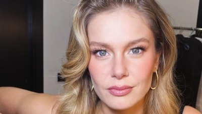 Burcu Biricik kızını paylaştı! Annesinin kopyası