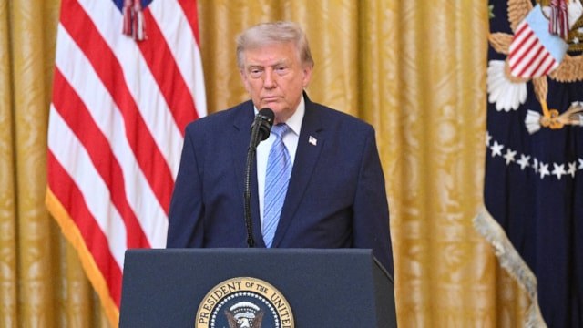 Donald Trump,  Kanada'yı ek gümrük vergisi uygulamakla tehdit etti