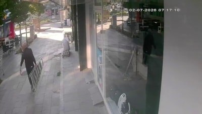 Kırşehir'de anahtarını unutup yan dükkandan girmeye çalıştı: Merdivenden düşüp can verdi