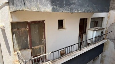 Ankara'da yaşlı çiftin evinden kamyon dolusu çöp çıkartıldı