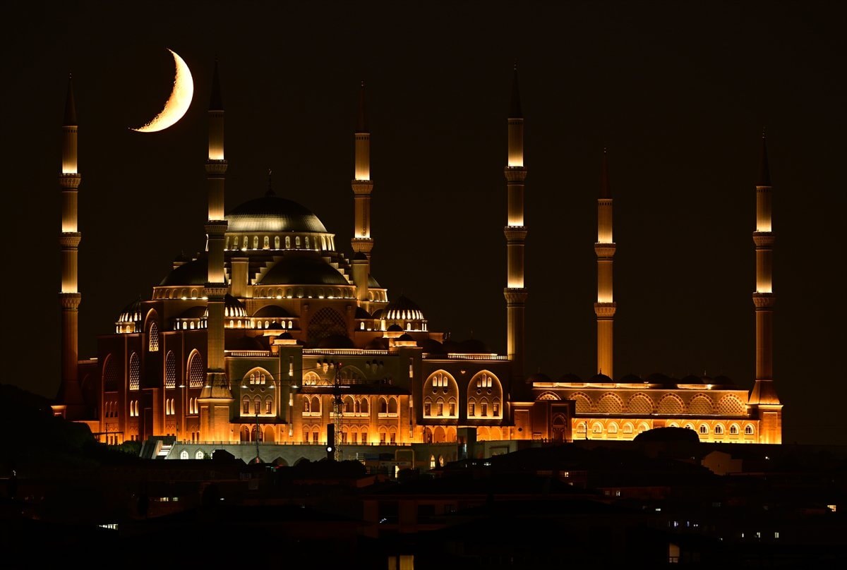 İstanbul semalarında hilal büyüledi - Resim 14