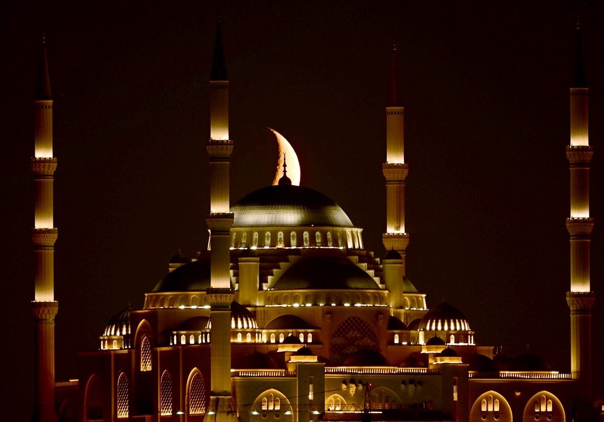 İstanbul semalarında hilal büyüledi - Resim 12