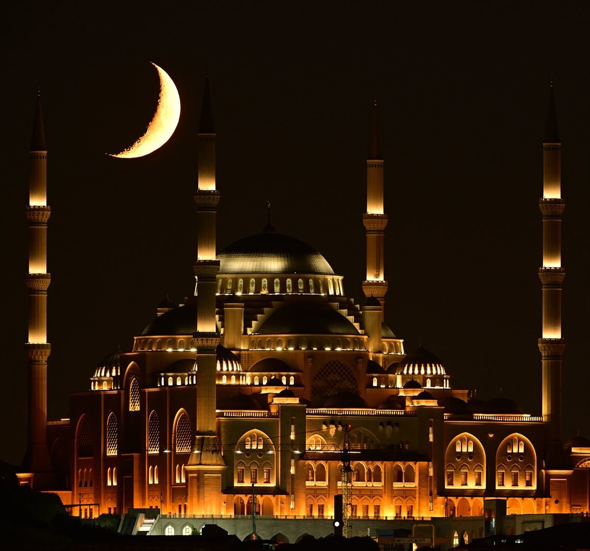 İstanbul semalarında hilal büyüledi - Resim 8