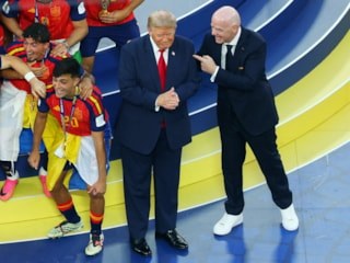 Donald Trump, İspanya'nın kupa sevincine zorla dahil oldu