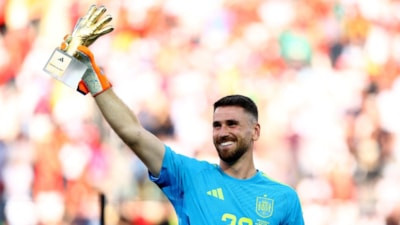 Unai Simon 'Altın Eldiven' ödülünü aldı: Akıllara Emiliano Martinez'in tepki çeken hareketi geldi