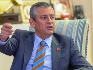 Almanya Der Spiegel dergisinden Özgür Özel'e yeni parti tebriği