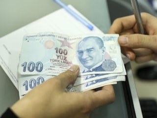 Yargıtay'dan banka işlemlerinde kritik karar: İşlem ücretlerini müşteri ödeyecek