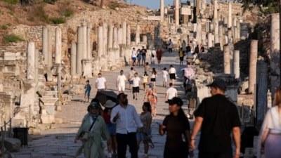 Vatandaş tatili için akraba ziyaretine ağırlık verdi