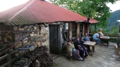 Giresun'da 70 yıllık taş kahvehane, zamana meydan okuyor