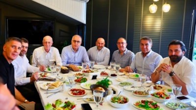 Mehmet Akif Üstündağ'dan A Milli Erkek Voleybol Takımı'na moral yemeği