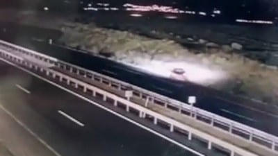 Şanlıurfa'da otomobil şarampole devrildi: 3 ölü 1 yaralı