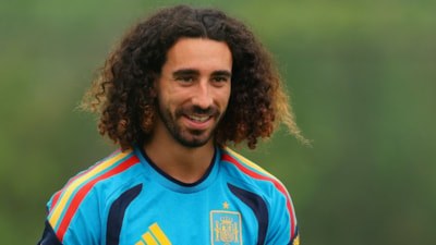 Marc Cucurella saçlarını otizmli oğlu için uzatıyor