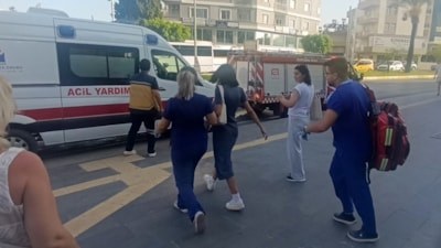 Antalya'da asansör arızası: Aralarında turistlerin de bulunduğu 11 kişi mahsur kaldı