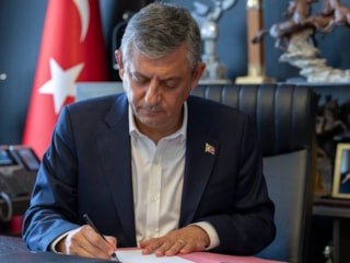 Özgür Özel'in 'Yeni Parti'si için dilekçe bakanlığa gidiyor