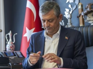 Özgür Özel, CHP'den istifa etti