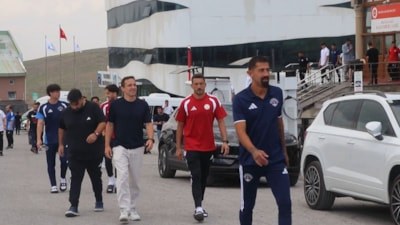 Kayseri'de kamp yapan takımlar aynı camide saf tuttu