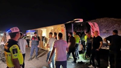 Kırıkkale'de yolcu otobüsü devrildi: 40 kişi yaralandı