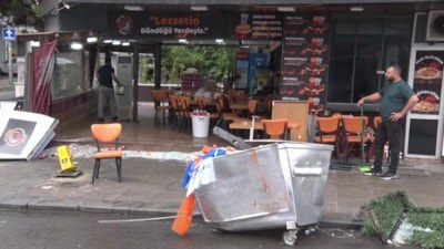 İstanbul'da alkollü sürücü dükkana daldı: Dükkan ağır şekilde hasar aldı