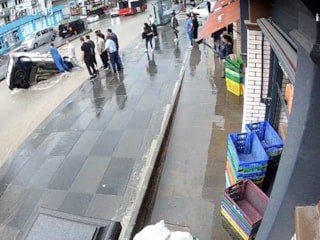 Ankara'da sağanak sonrası yollar göle döndü