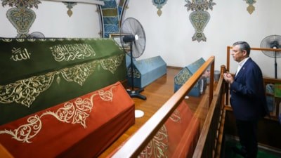 Yeni parti kuran Özgür Özel, muhafazakar seçmene göz kırptı