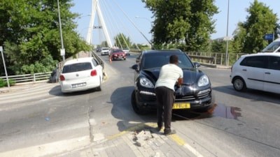 Antalya'da alt geçidi kullanmayan araç, kazaya neden oldu