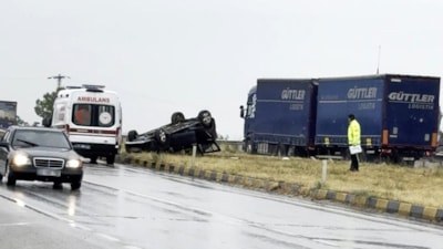 Kastamonu'da otomobil takla attı: 2 yaralı
