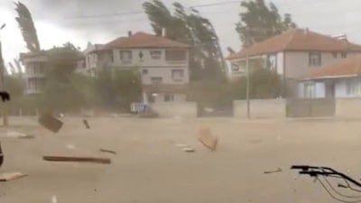 Tokat'ta fırtına ve sağanak hayatı olumsuz etkiledi