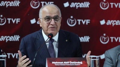 Mehmet Akif Üstündağ'dan A Milli Kadın Voleybol Takımı'na övgü