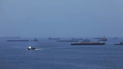 İran, Hürmüz'den kendi belirlediği rota dışında geçmeye çalışan 6 gemiyi durdurdu