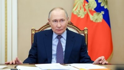 Putin'den donanmaya talimat: Rus gemilerine el koyma girişimlerine misilleme yapın